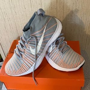 Nike free train force flyknit